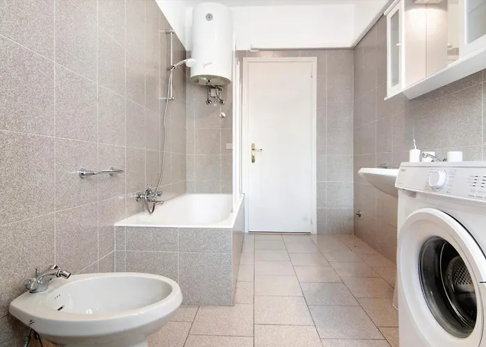 아파트 Greta House